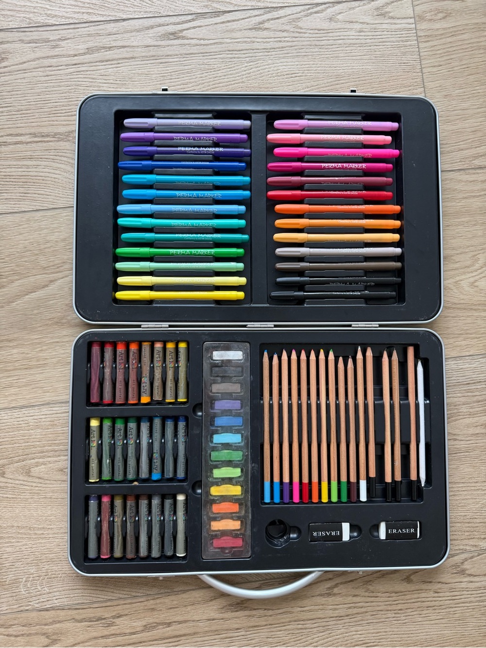 Art Supply Set - Assorted Colors Sketch & Drawing Kit
